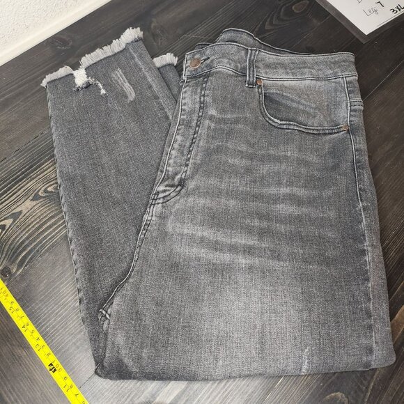 Risen Black Wash Boyfriend Jeans with distressing and raw hem Size 3XL - Picture 8 of 10